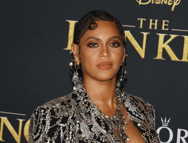 Exploring Top 8 Celebrity Style Influence in Fashion