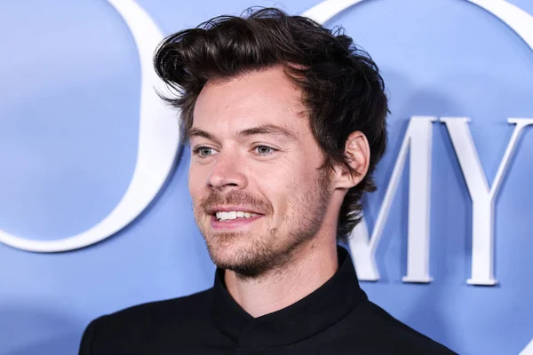 Exploring Top 8 Celebrity Style Influence in Fashion